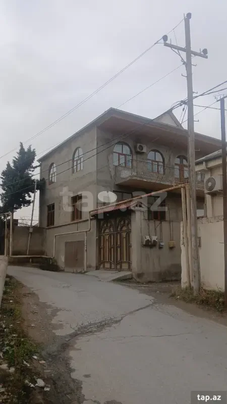 Satılır 4 otaqlı həyət evi 311 m²