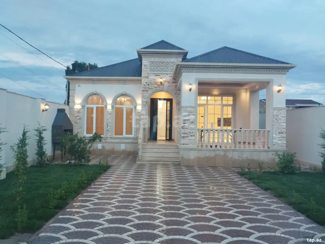 Satılır 4 otaqlı həyət evi 142 m²