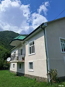 Kirayə verilir 3 otaqlı həyət evi 150 m² — Qax 3 otaq 150.00 m²