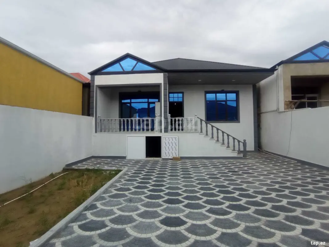 Satılır 4 otaqlı həyət evi 130 m²