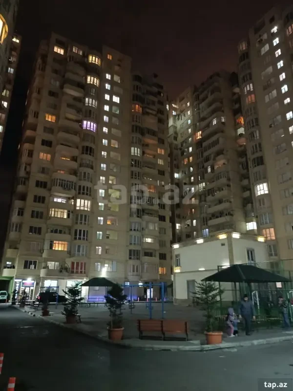 Kirayə verilir 3 otaqlı yeni tikili 115 m²