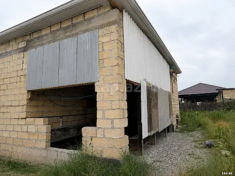 Satılır 3 otaqlı həyət evi 6 m² — Ucar 3 otaq 6.00 m²