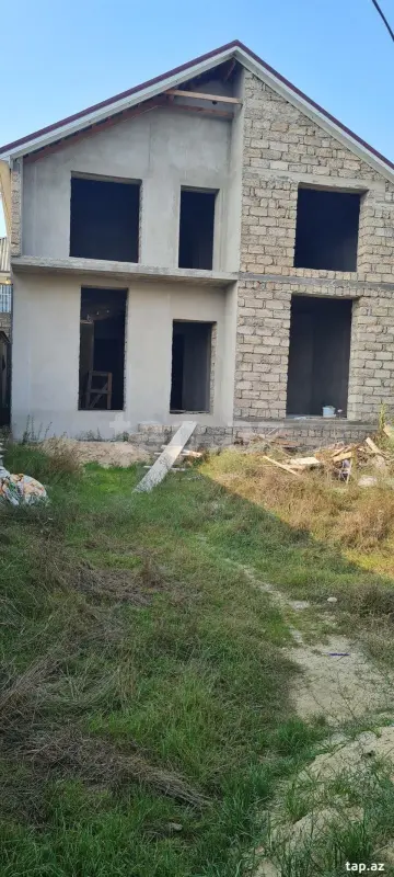 Satılır 4 otaqlı həyət evi 100 m²