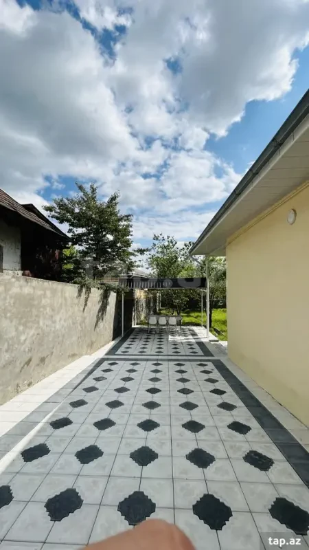 Kirayə verilir 2 otaqlı həyət evi 80 m²