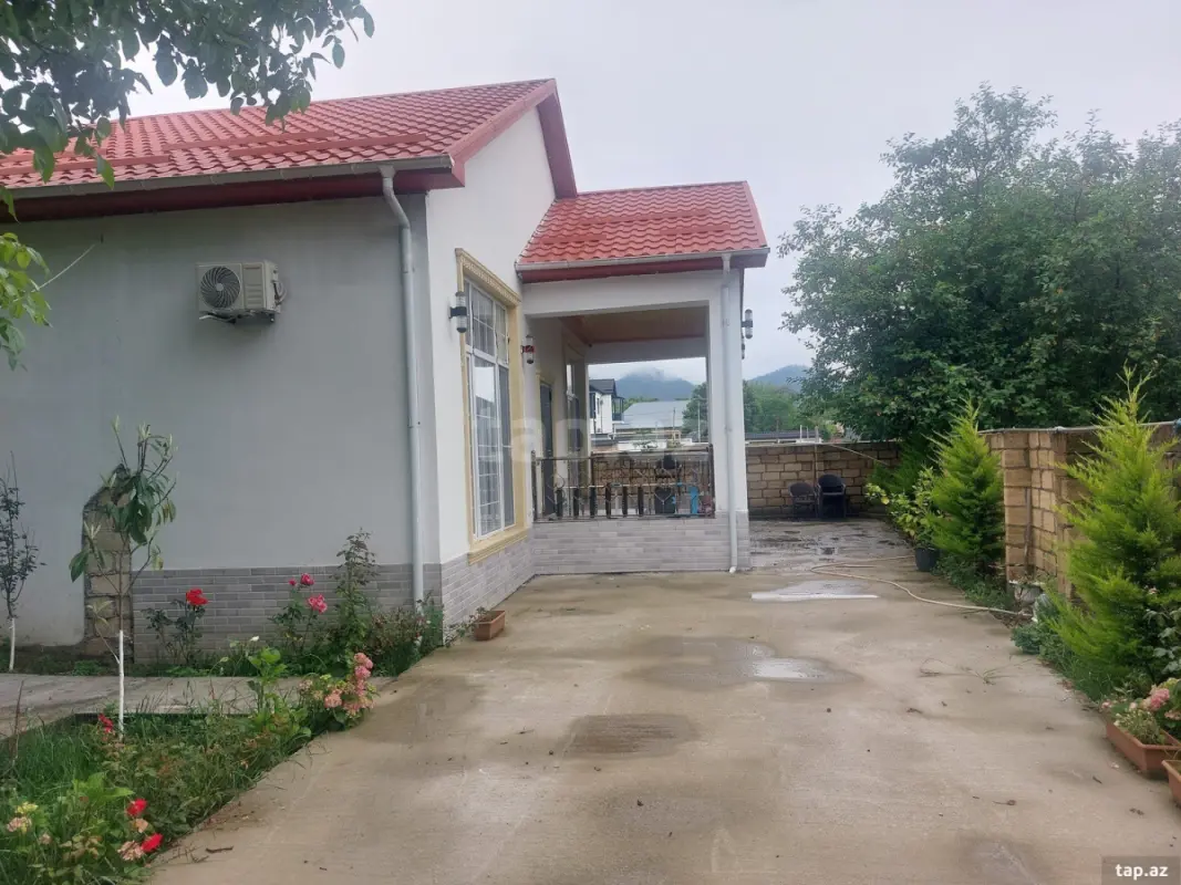 Satılır 3 otaqlı həyət evi 110 m²