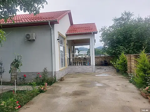 Satılır 3 otaqlı həyət evi 110 m² — Qəbələ 3 otaq 110.00 m²