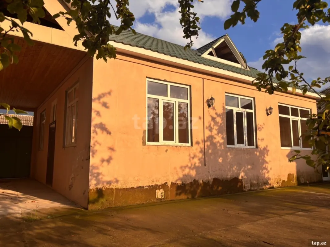 Satılır 4 otaqlı həyət evi 80 m²