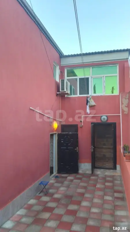 Satılır 6 otaqlı həyət evi 240 m²