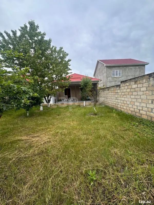 Satılır 7 otaqlı həyət evi 1200 m²