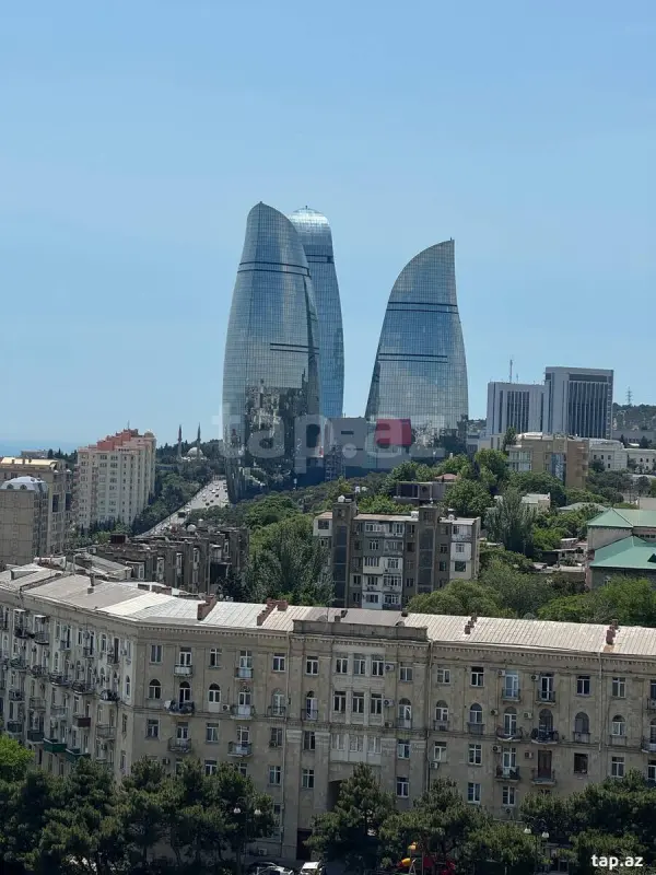 Kirayə verilir 4 otaqlı yeni tikili 200 m²