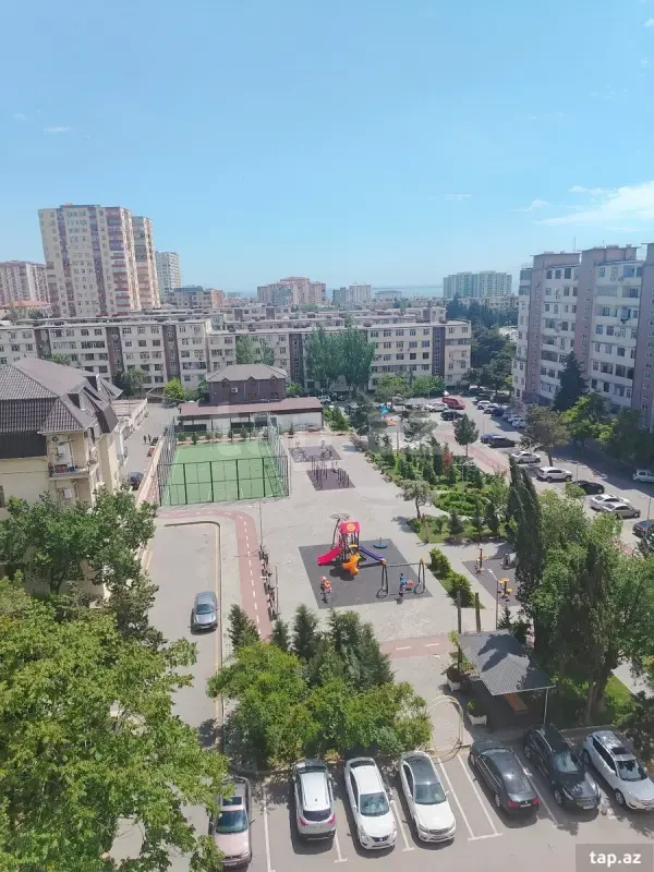 Satılır 5 otaqlı mənzil 120 m²