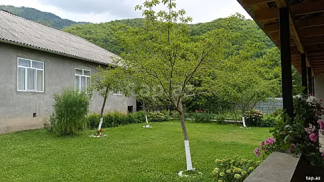 Kirayə verilir 4 otaqlı həyət evi 180 m² — Qəbələ 4 otaq 180.00 m²