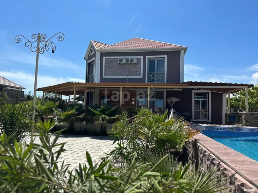 Kirayə verilir 6 otaqlı həyət evi 500 m²