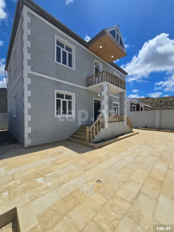 Satılır 6 otaqlı həyət evi 300 m²