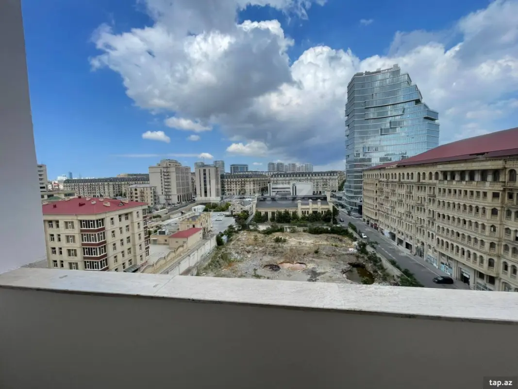 Kirayə verilir 3 otaqlı yeni tikili 157 m²