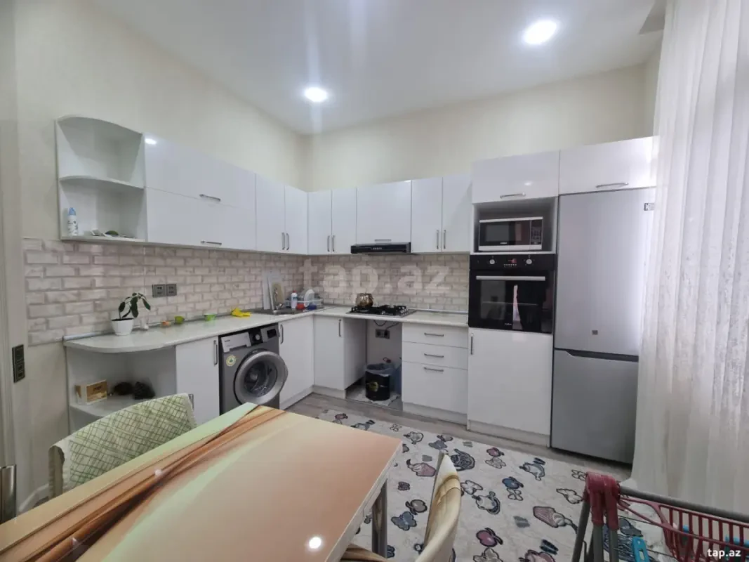 Kirayə verilir 2 otaqlı yeni tikili 70 m²