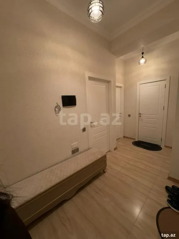 Kirayə verilir 2 otaqlı yeni tikili 70 m²