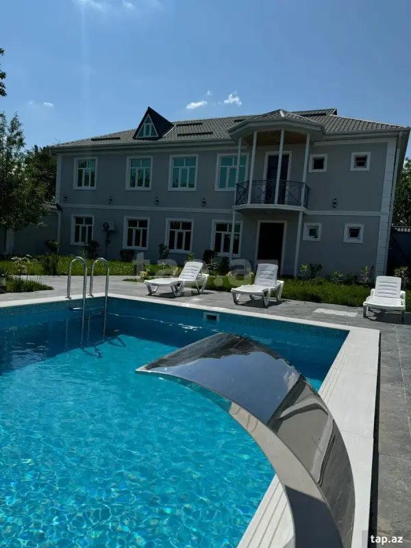Kirayə verilir 6 otaqlı həyət evi 300 m²