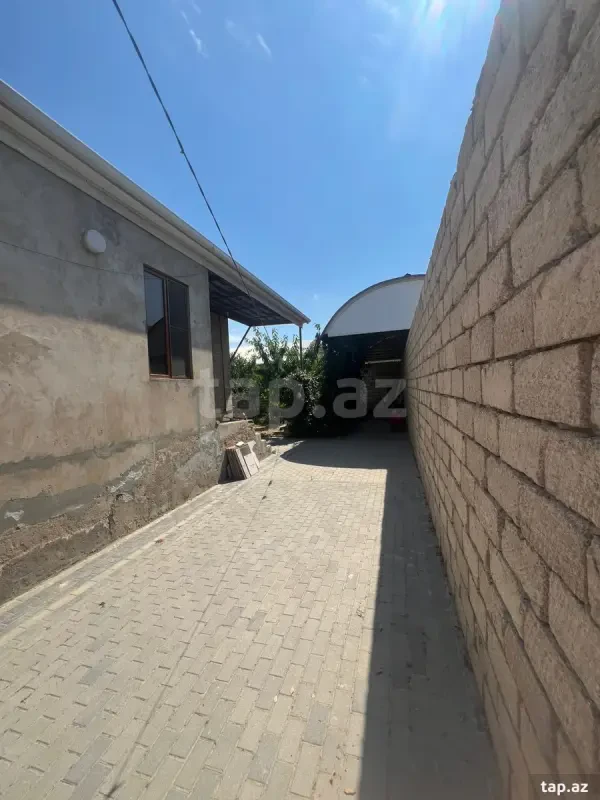 Satılır 4 otaqlı həyət evi 200 m²