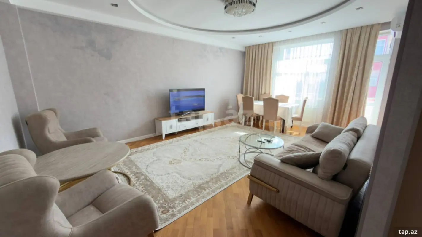 Kirayə verilir 3 otaqlı yeni tikili 100 m²