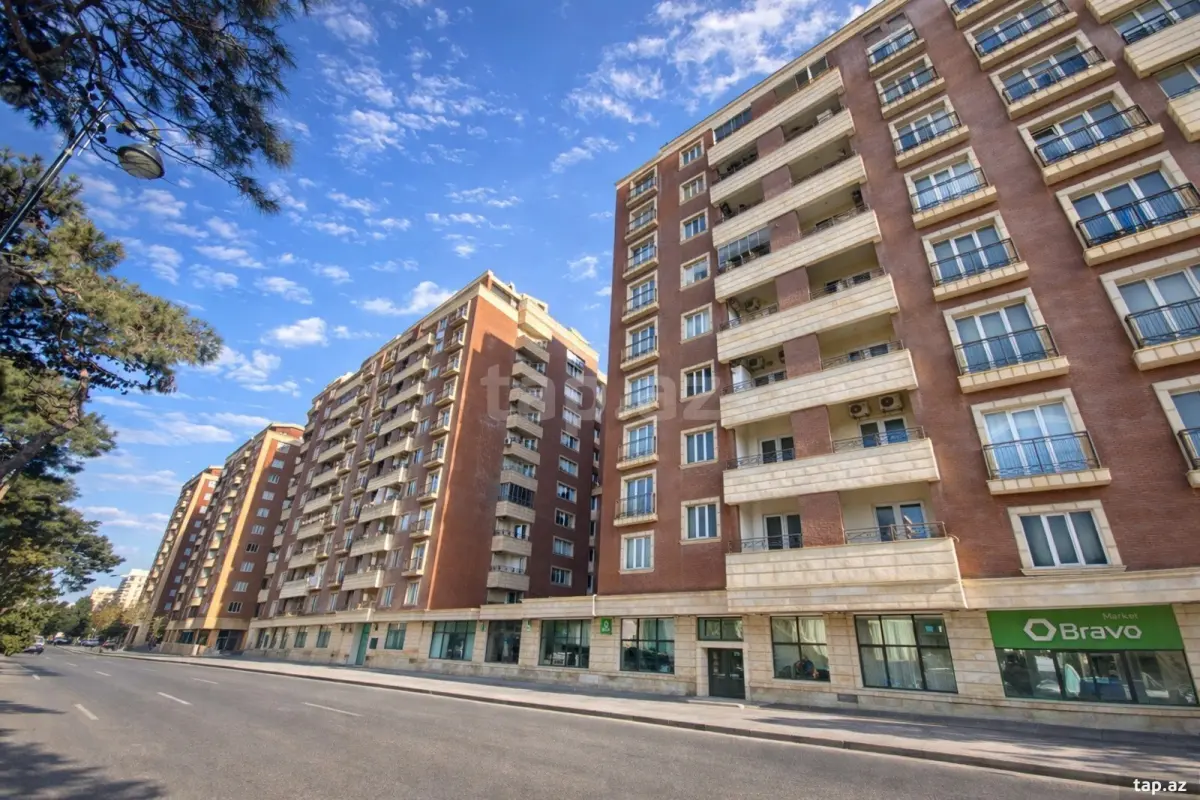 Satılır 4 otaqlı yeni tikili 212 m²