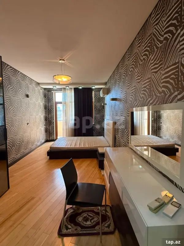 Satılır 3 otaqlı yeni tikili 100 m²