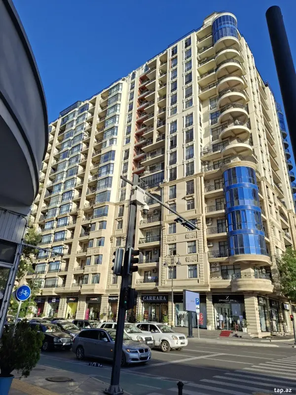 Satılır 3 otaqlı yeni tikili 159 m²