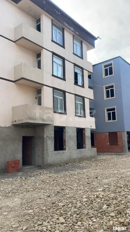 Satılır 3 otaqlı yeni tikili 86 m²