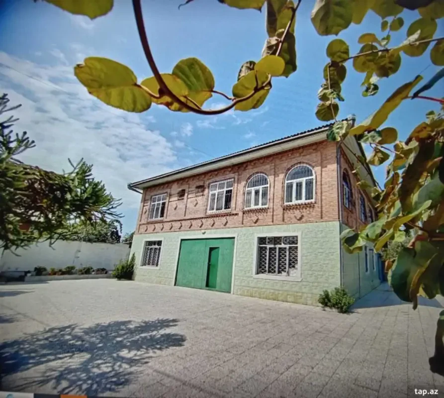 Satılır 5 otaqlı həyət evi 285 m²
