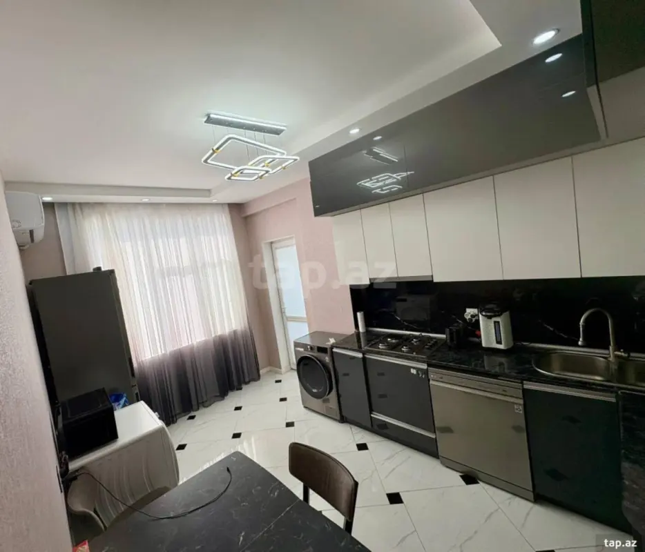 Satılır 4 otaqlı yeni tikili 115 m²