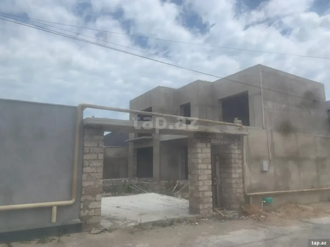 Satılır 5 otaqlı həyət evi 250 m²