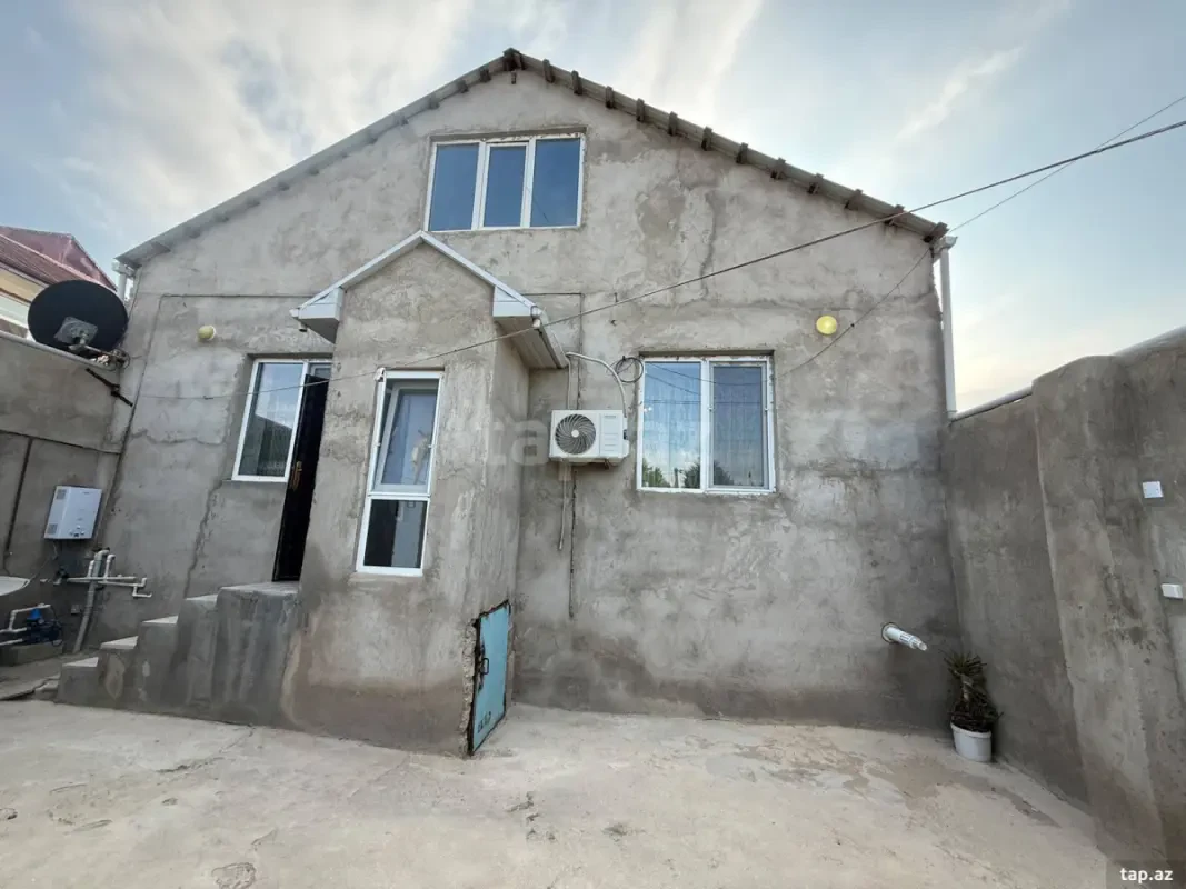 Satılır 3 otaqlı həyət evi 100 m²