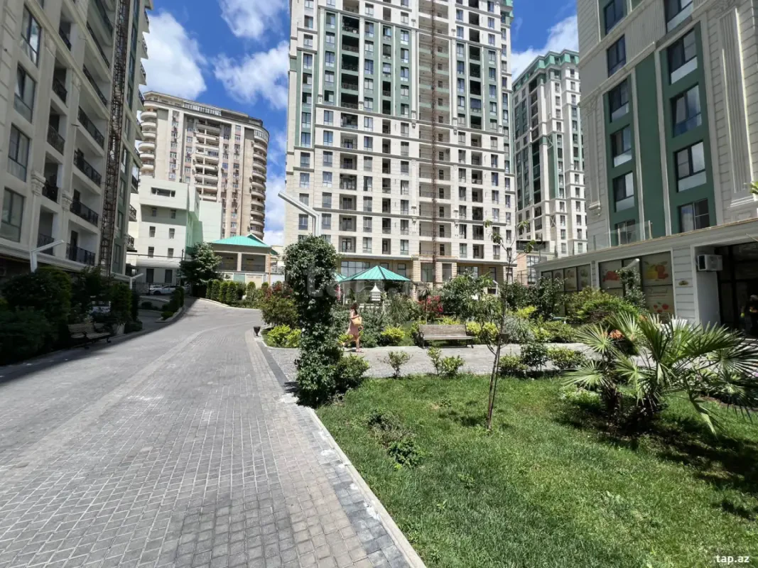 Satılır 3 otaqlı yeni tikili 142 m²