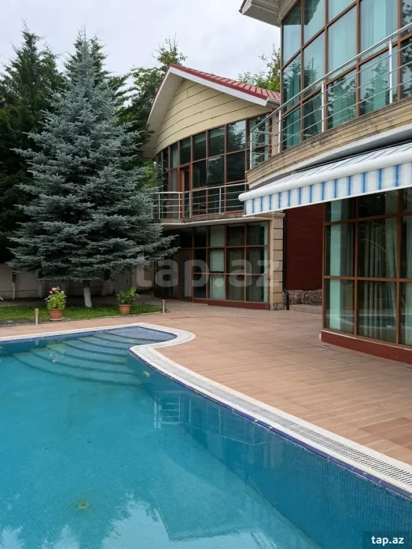 Satılır 7 otaqlı həyət evi 250 m²