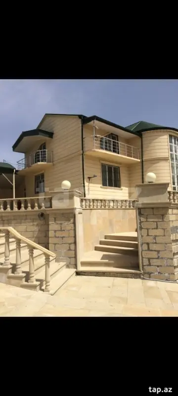 Satılır 5 otaqlı həyət evi 240 m²