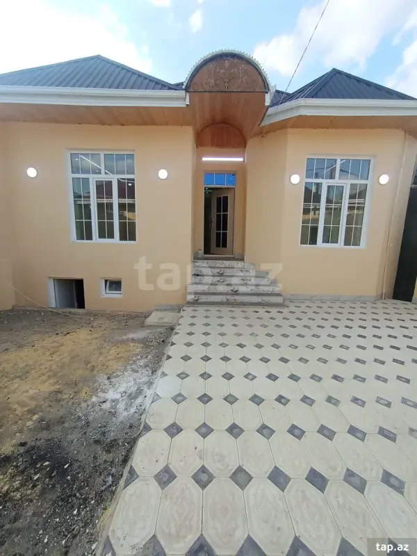 Satılır 4 otaqlı həyət evi 100 m²