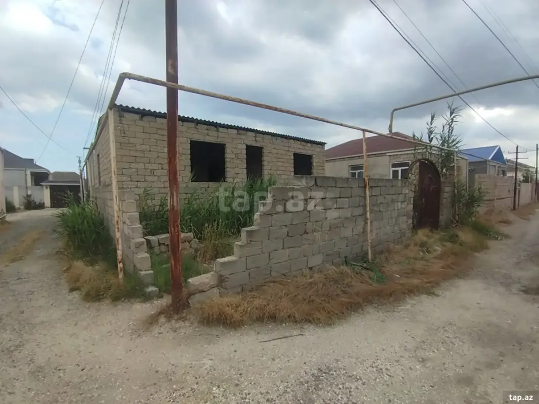 Satılır 2 otaqlı həyət evi 500 m²