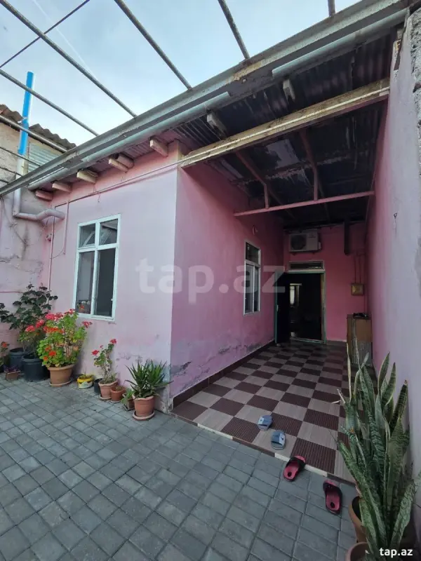 Satılır 2 otaqlı həyət evi 200 m²