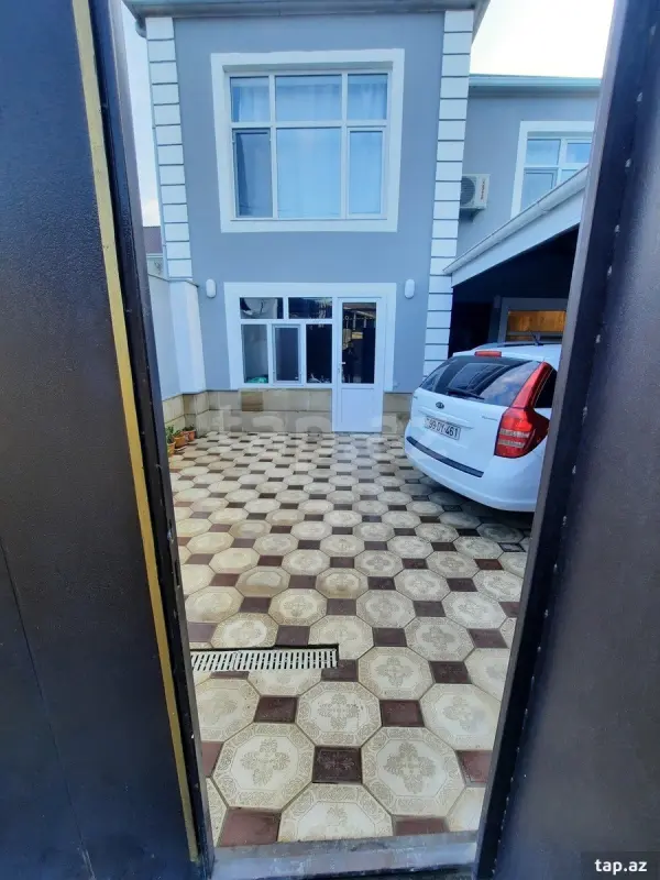 Satılır 6 otaqlı həyət evi 250 m²