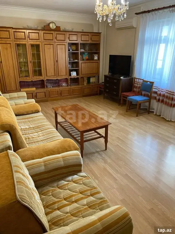Kirayə verilir 2 otaqlı yeni tikili 80 m²