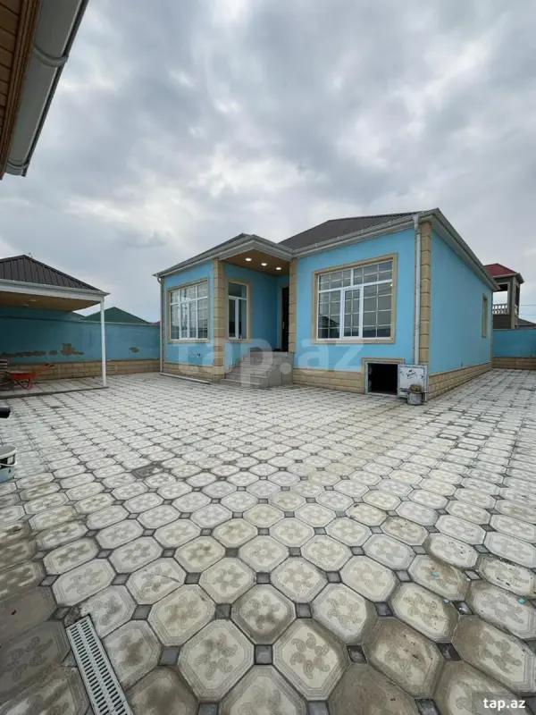 Satılır 4 otaqlı həyət evi 140 m²