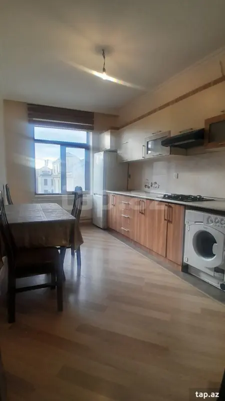 Kirayə verilir 2 otaqlı yeni tikili 75 m²