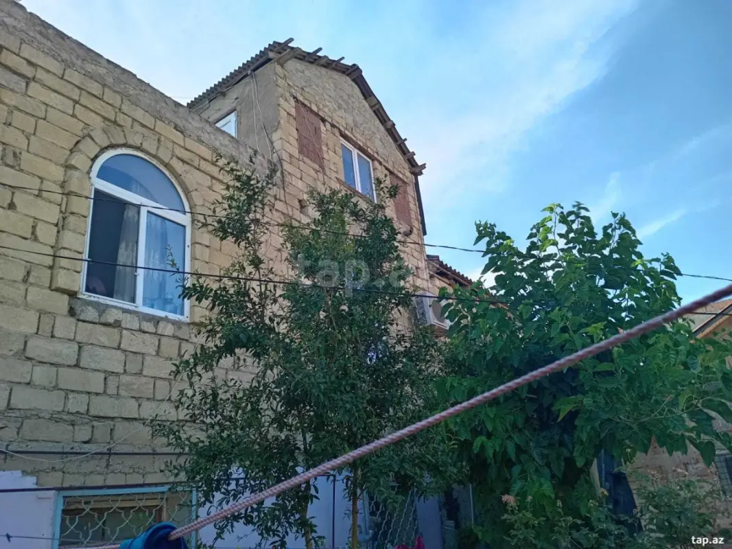 Satılır 20 otaqlı həyət evi 360 m²