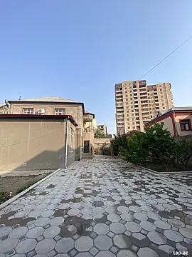 Satılır 6 otaqlı həyət evi 250 m² — Bakı 6 otaq 250.00 m²