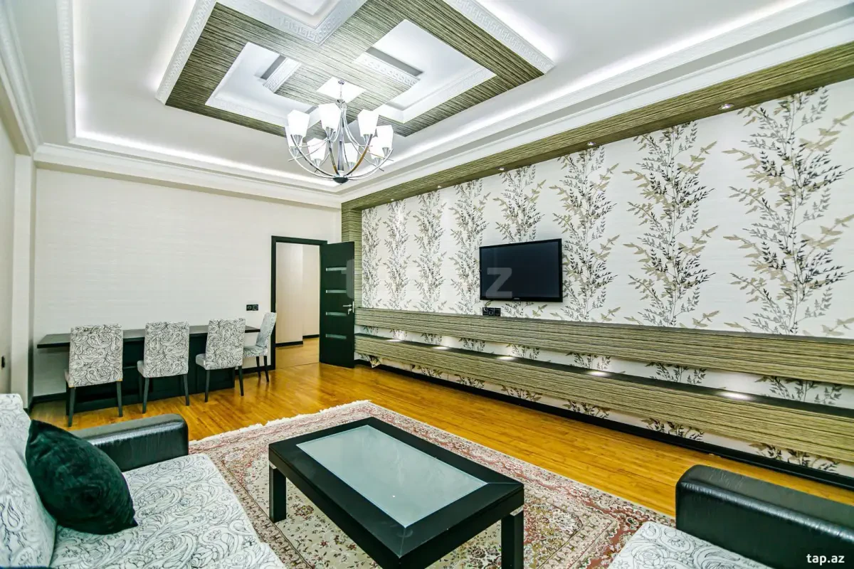 Kirayə verilir 3 otaqlı yeni tikili 132 m²