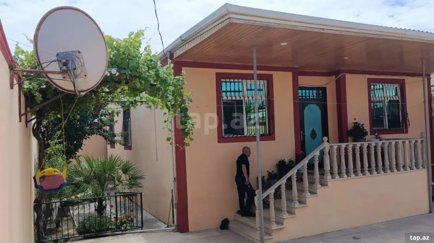 Satılır 4 otaqlı həyət evi 120 m²