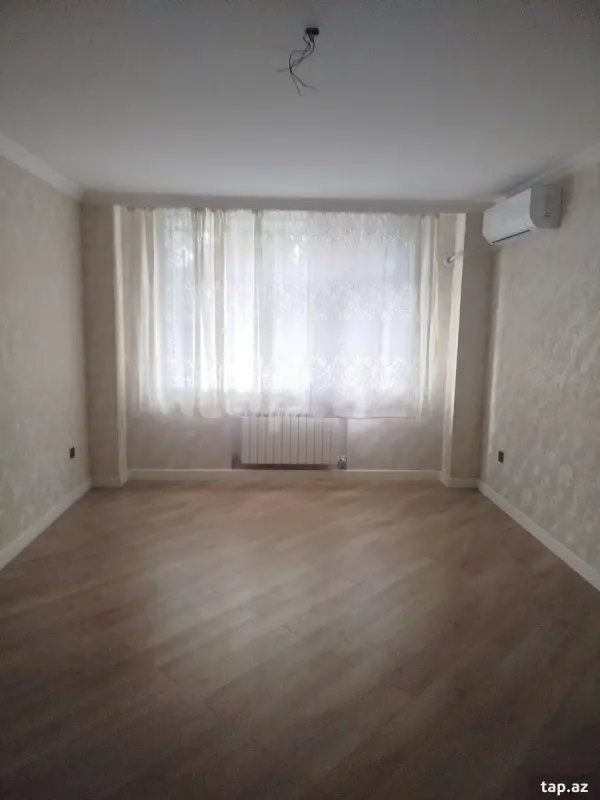 Satılır 4 otaqlı mənzil 82 m²