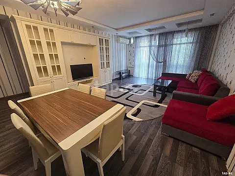 Kirayə verilir 3 otaqlı yeni tikili 165 m² — Bakı 3 otaq 165.00 m²