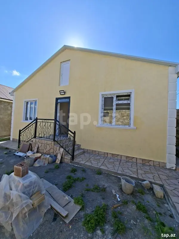 Satılır 4 otaqlı həyət evi 100 m²