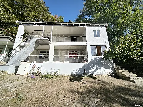 Satılır 7 otaqlı həyət evi 100 m² — Quba 7 otaq 100.00 m²